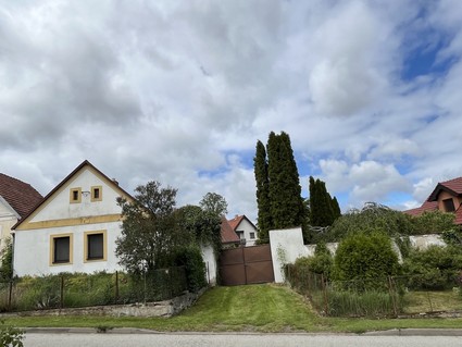 Krásné venkovské stavení v obci Hořepník - Fotka 1
